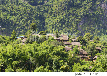 The refugee village 31404688