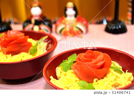 雛祭りのちらしずし　サーモンで作る薔薇 31406741