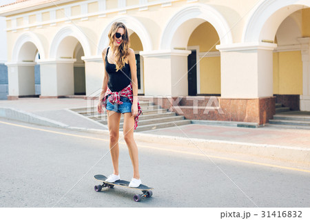 summer holidays, extreme sport and people concept 31416832