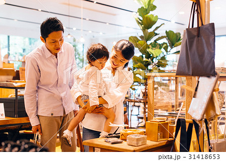 お出かけ　撮影協力：TENOHA DAIKANYAMA 31418653