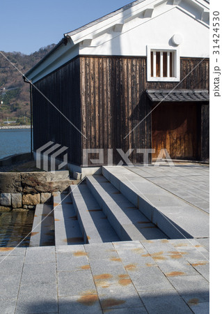 御手洗港の蔵と雁木 御手洗港の蔵と雁木 31424530