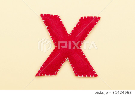 赤いフェルトのアルファベット X 赤いフェルトのアルファベット X 31424968