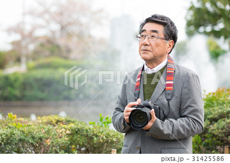 カメラ 撮影 シニア カメラ 撮影 シニア 31425586