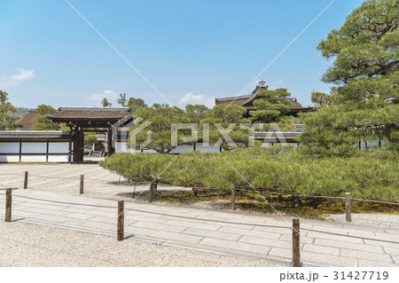 古都京都　仁和寺の御殿前庭風景 31427719