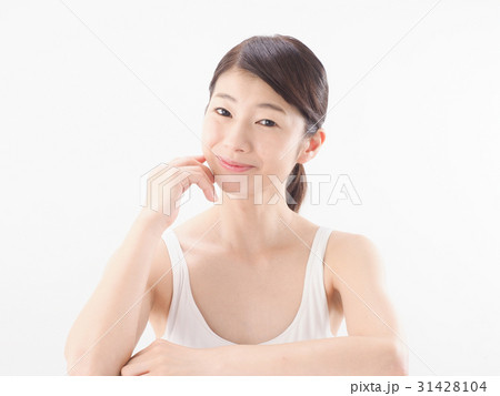 ビューティー　カメラ目線の女性 31428104