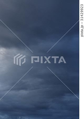 dramatic moody dark storm cloud sky 31429923