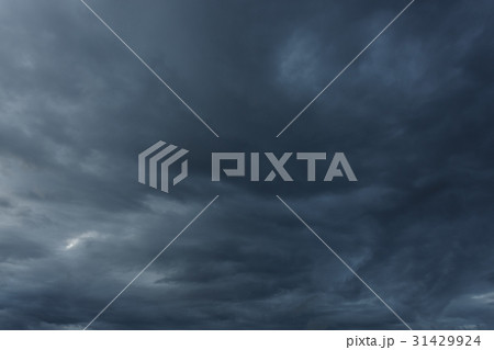 dramatic moody dark storm cloud sky 31429924