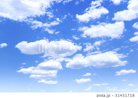 青空 空 雲 春の空 背景 背景素材 6月 コピースペース 青空 空 雲 春の空 背景 背景素材 6月 コピースペース 31431718