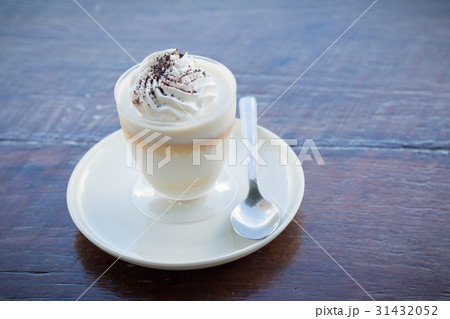 Delicious milk pudding with grated chocolate 31432052