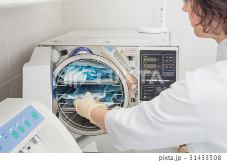 Denatal assistant using Sterilization systems 31433508