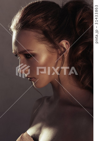 Glamour portrait of young fashion woman face Glamour portrait of young fashion woman face 31433863