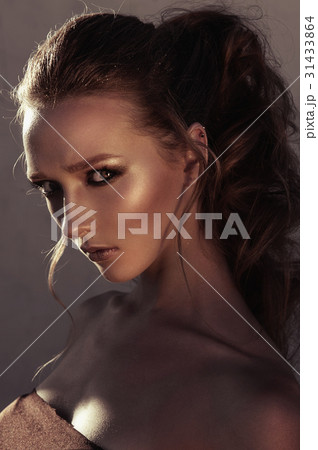 Glamour portrait of young fashion woman face  31433864