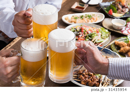 生ビールで乾杯 31435954
