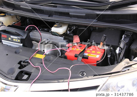 カーバッテリーの充電 31437786