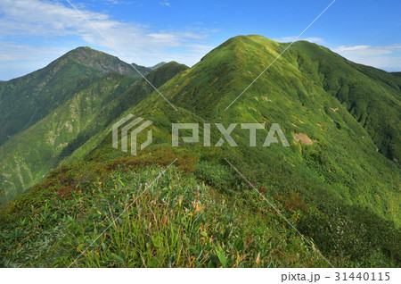 大水上山から見た兎岳と中ノ岳 31440115