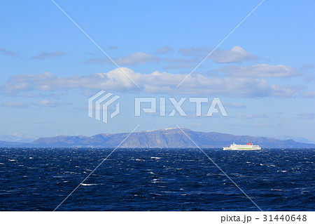 フェリーからの景色・青森東通村の風力発電 フェリーからの景色・青森東通村の風力発電 31440648