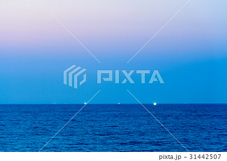 福岡県若松区岩屋海岸の夕景 福岡県若松区岩屋海岸の夕景 31442507