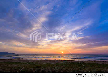 福岡県若松区岩屋海岸の夕景 福岡県若松区岩屋海岸の夕景 31442748
