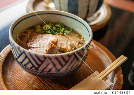 Japanese Ramen Noddle serve with pork Japanese Ramen Noddle serve with pork 31448334