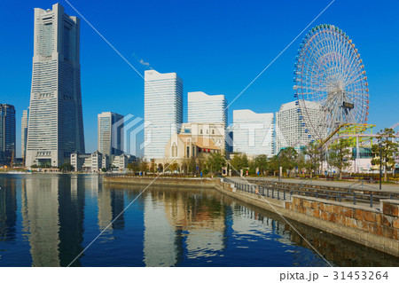 みなとみらい横浜とランドマークタワー 31453264