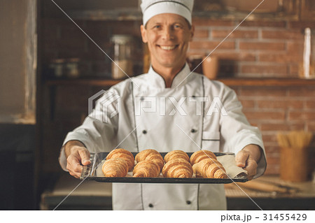 Bakery chef cooking bake in the kitchen 31455429