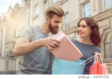 Young couple tourists city walk together vacation 31455532