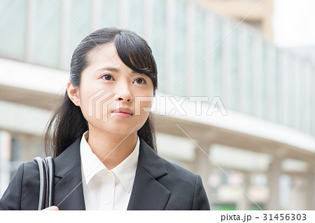 不安顔の女性 リクルート 不安顔の女性 リクルート 31456303