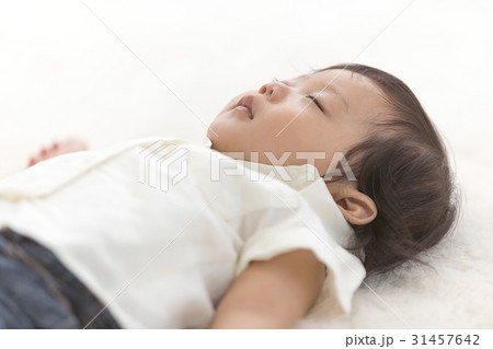 赤ちゃん 寝顔 赤ちゃん 寝顔 31457642
