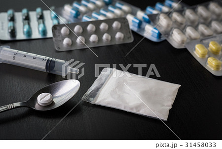 Drug syringe and cooked Pharmaceutical, conta 31458033
