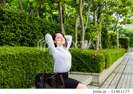 休憩するビジネスウーマン 31461177