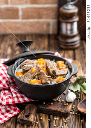 Braised beef meat with vegetables, goulash 31463253