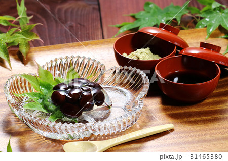 黒豆入り水饅頭(葛饅頭) 黒豆入り水饅頭(葛饅頭) 31465380