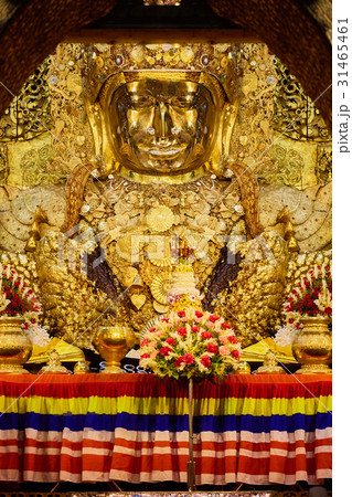 Big Golden Mahamuni Buddha statue in Mandalay Big Golden Mahamuni Buddha statue in Mandalay 31465461