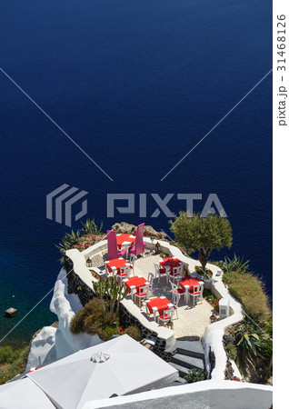 Oia luxury outdoor cafe 31468126