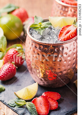 Moscow mule cocktail 31468263