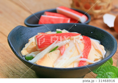 Steamed eggs with crab sticks Steamed eggs with crab sticks 31468916