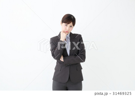 ビジネス・悩む女性 31469325