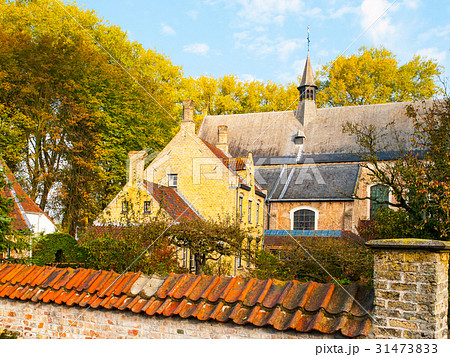 Old houses and chapel of Begijnhof, aka Beguinage 31473833