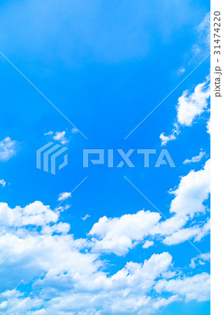 梅雨入れ前の晴れ間 空 雲 コピースペース 積雲 初夏の空 広いコピースペース 梅雨入れ前の晴れ間 空 雲 コピースペース 積雲 初夏の空 広いコピースペース 31474220