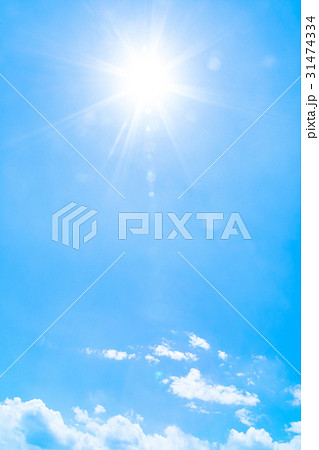 光芒 太陽 梅雨入れ前の晴れ間 空 雲 コピースペース 積雲 初夏の空 広いコピースペース 光芒 太陽 梅雨入れ前の晴れ間 空 雲 コピースペース 積雲 初夏の空 広いコピースペース 31474334