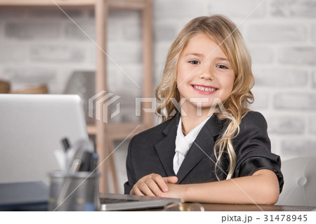 Little Girl Using Digital Device Modern Technology Little Girl Using Digital Device Modern Technology 31478945