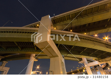 高速道路のJCTのカーブと橋脚 31480158