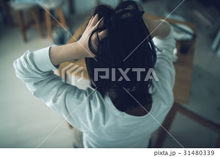 女性 31480339