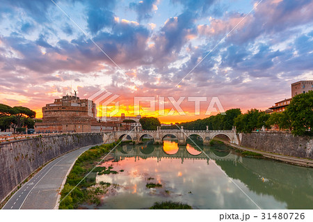 Saint Angel castle and bridge at sunrise, Rome 31480726