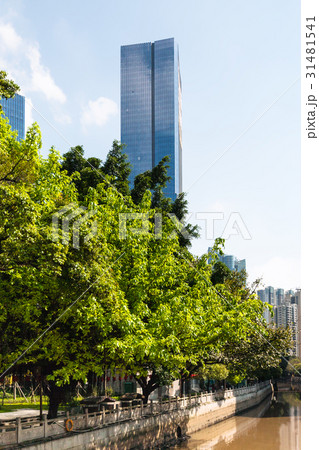 houses and park on quay in Guangzhou city houses and park on quay in Guangzhou city 31481541