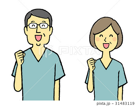 手術着の中年男女医師　ガッツポーズ 31483119