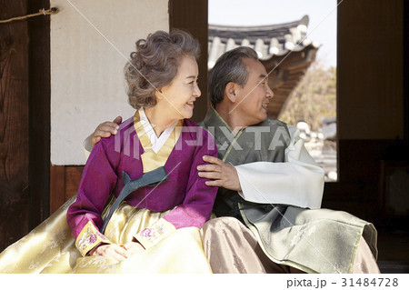 南山コル韓屋村 夫婦 ソウル 31484728