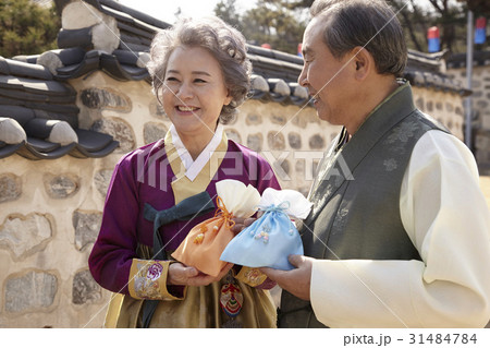 南山コル韓屋村 夫婦 ソウル 31484784