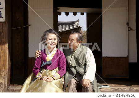 南山コル韓屋村 夫婦 ソウル 31484856