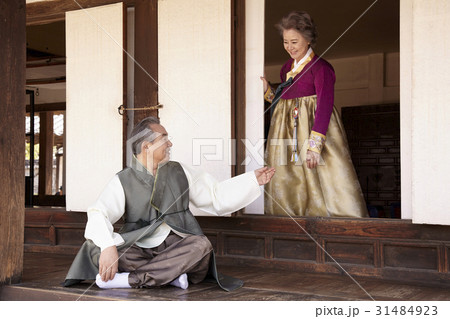 祝日 夫婦 韓国人 31484923